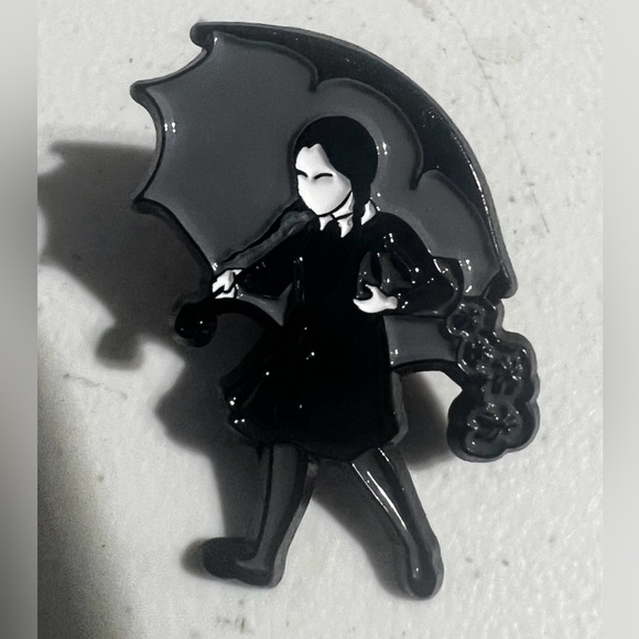 $3 HALLOWEEN PIN BROOCH. NEW. $3 IF BUNDLED - Picture 5 of 6